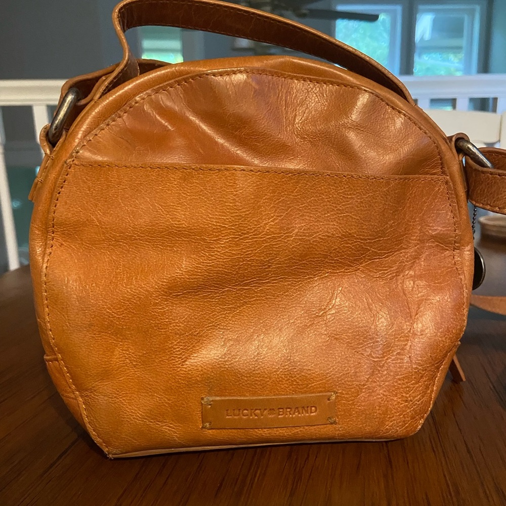 🍀 Lucky Brand Round Crossbody Bag